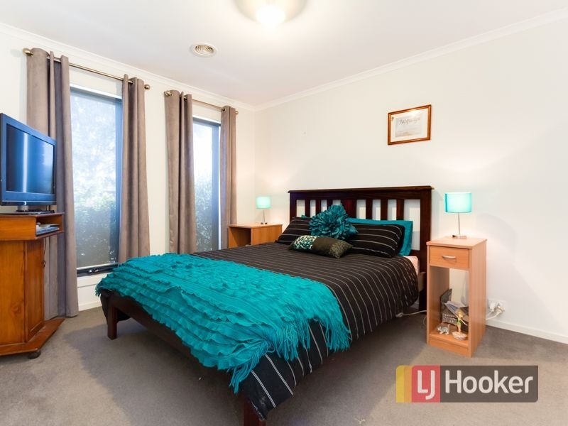 4 Chestnut Chase, Pakenham VIC 3810