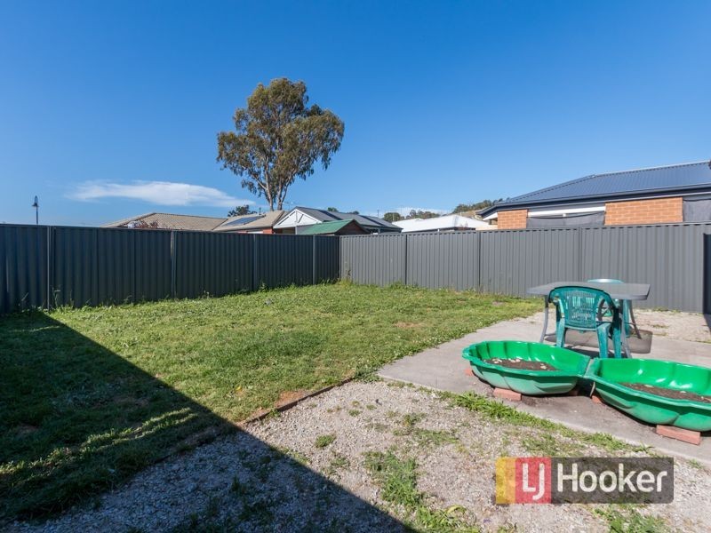 4 Chestnut Chase, Pakenham VIC 3810
