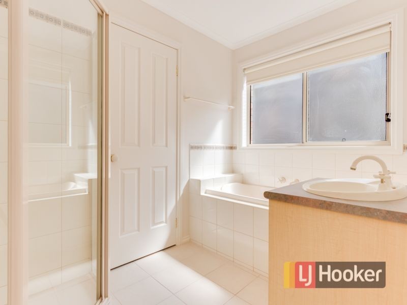 4/5 Glenda Court, Pakenham VIC 3810