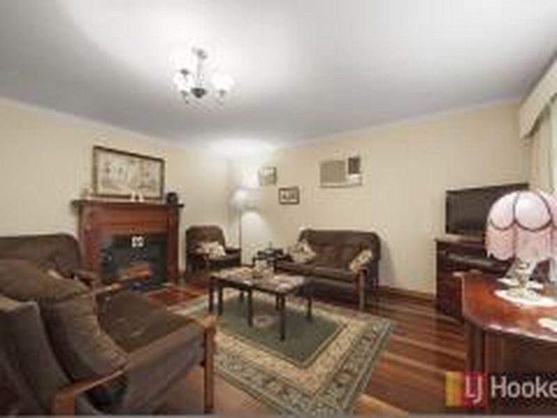 72 Eagle Drive, Pakenham VIC 3810