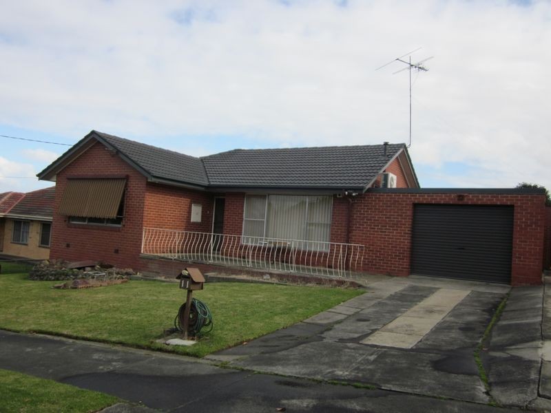 11 Deveney Street, Pakenham VIC 3810