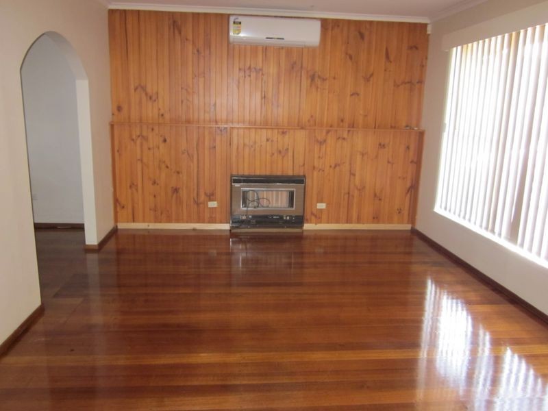 11 Deveney Street, Pakenham VIC 3810