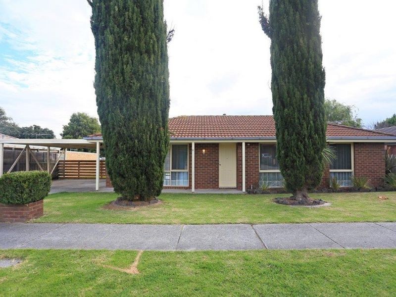 6 Matthews Court, Pakenham VIC 3810