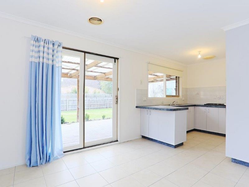 6 Matthews Court, Pakenham VIC 3810