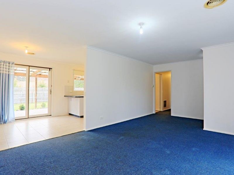 6 Matthews Court, Pakenham VIC 3810