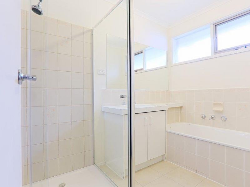 6 Matthews Court, Pakenham VIC 3810