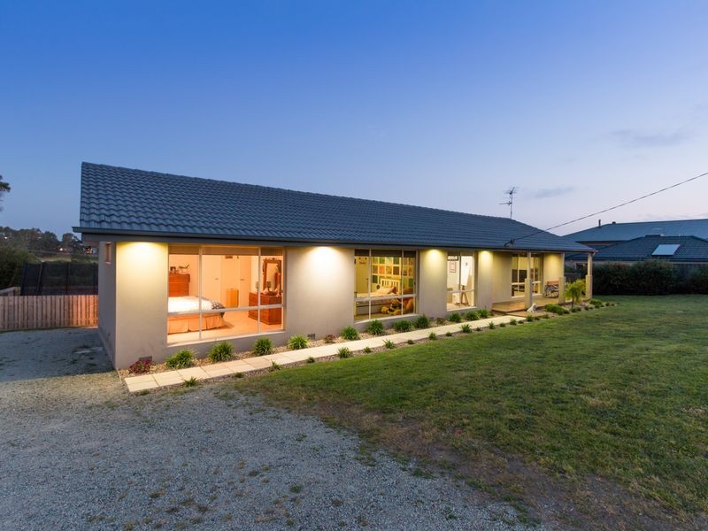 140 Army Road, Pakenham VIC 3810