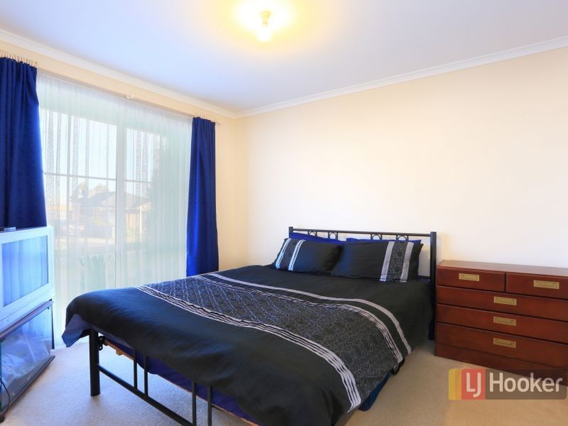 45 Dunbarton Drive, Pakenham VIC 3810