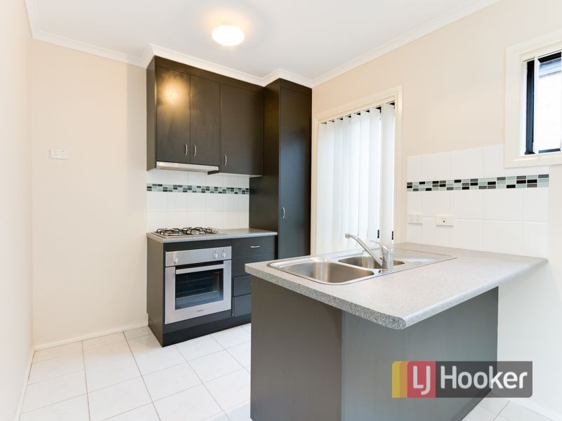18/103 Army Road, Pakenham VIC 3810