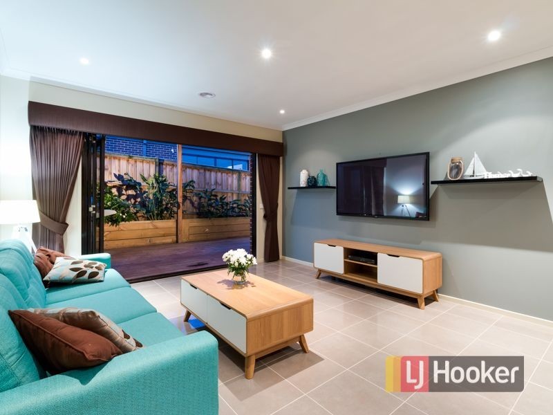 33 Clarendon Street, Pakenham VIC 3810