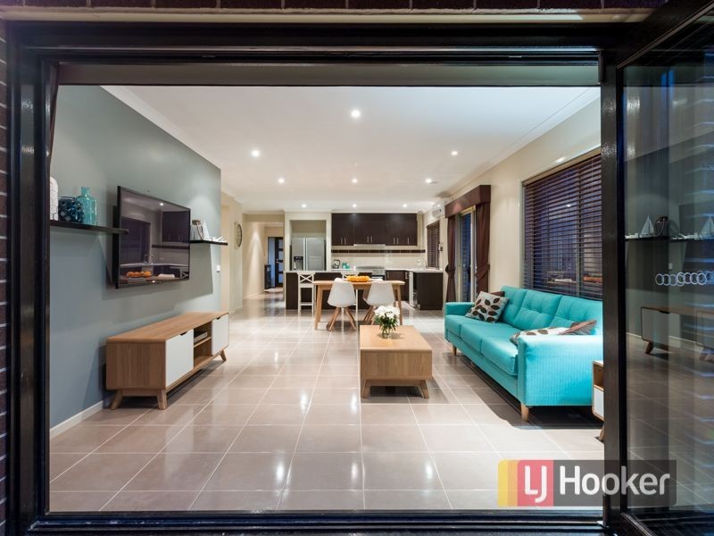 33 Clarendon Street, Pakenham VIC 3810