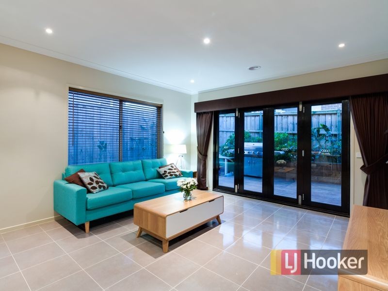 33 Clarendon Street, Pakenham VIC 3810