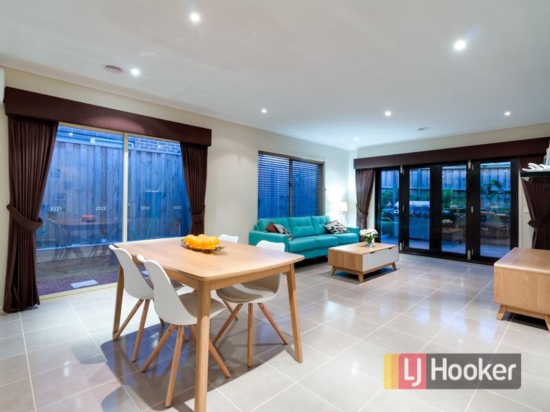 33 Clarendon Street, Pakenham VIC 3810