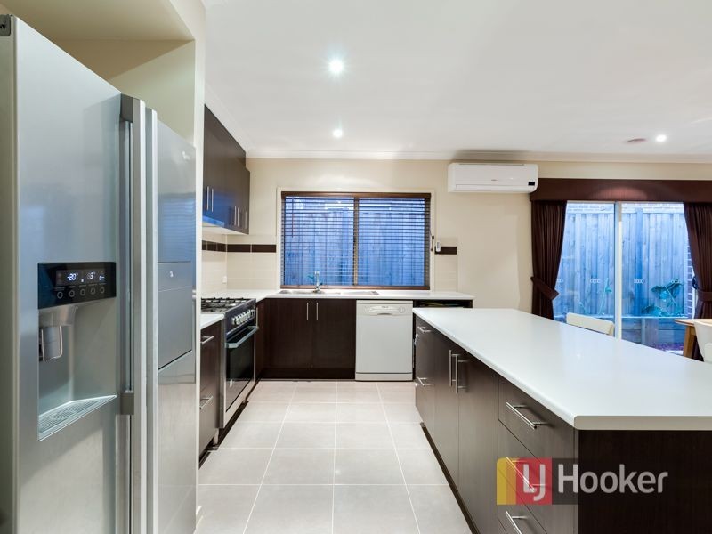 33 Clarendon Street, Pakenham VIC 3810