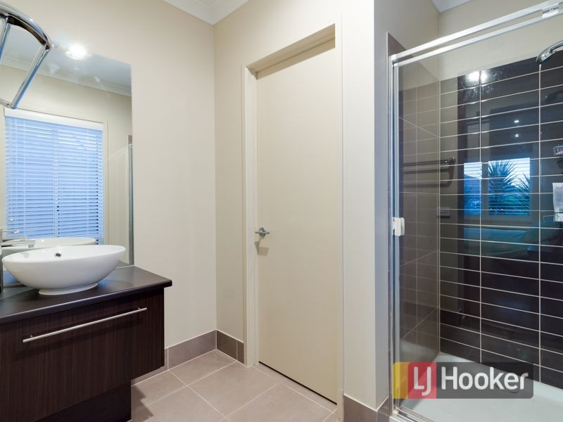 33 Clarendon Street, Pakenham VIC 3810