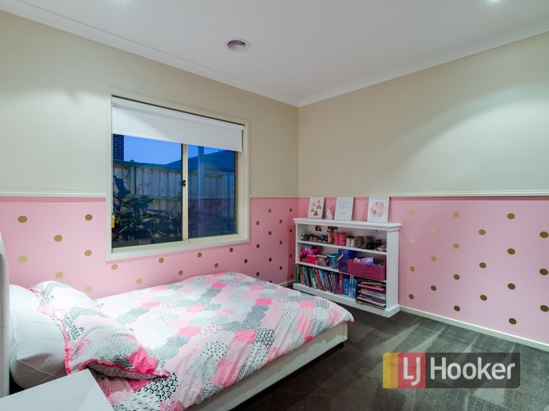 33 Clarendon Street, Pakenham VIC 3810