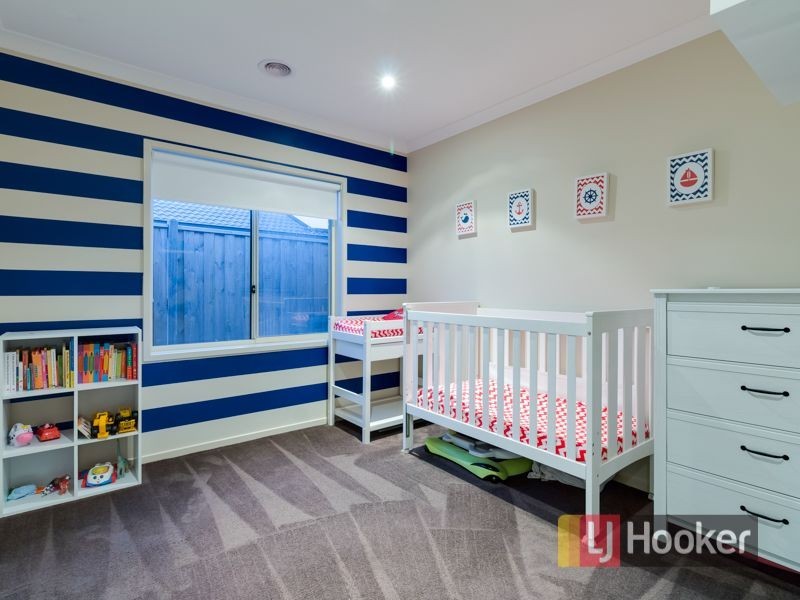 33 Clarendon Street, Pakenham VIC 3810