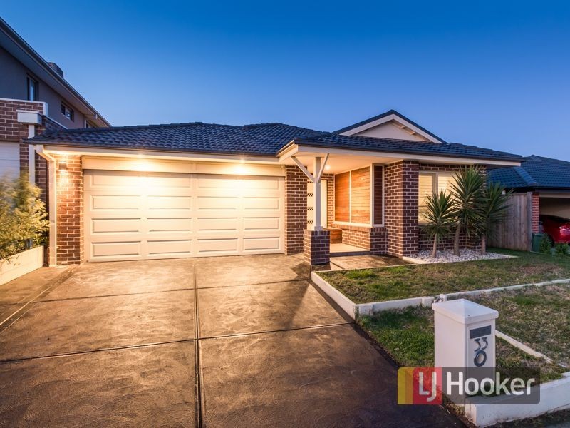 33 Clarendon Street, Pakenham VIC 3810