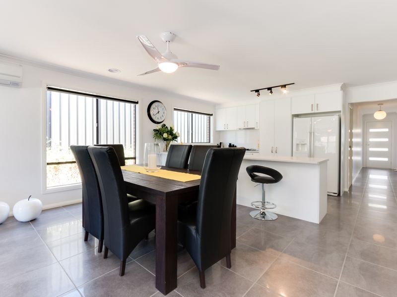 6 Constance Way, Pakenham VIC 3810