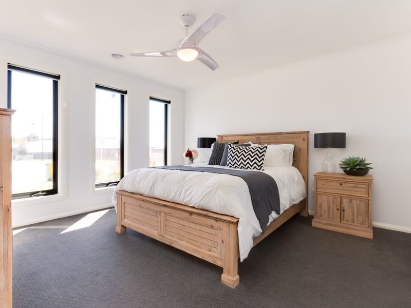 6 Constance Way, Pakenham VIC 3810