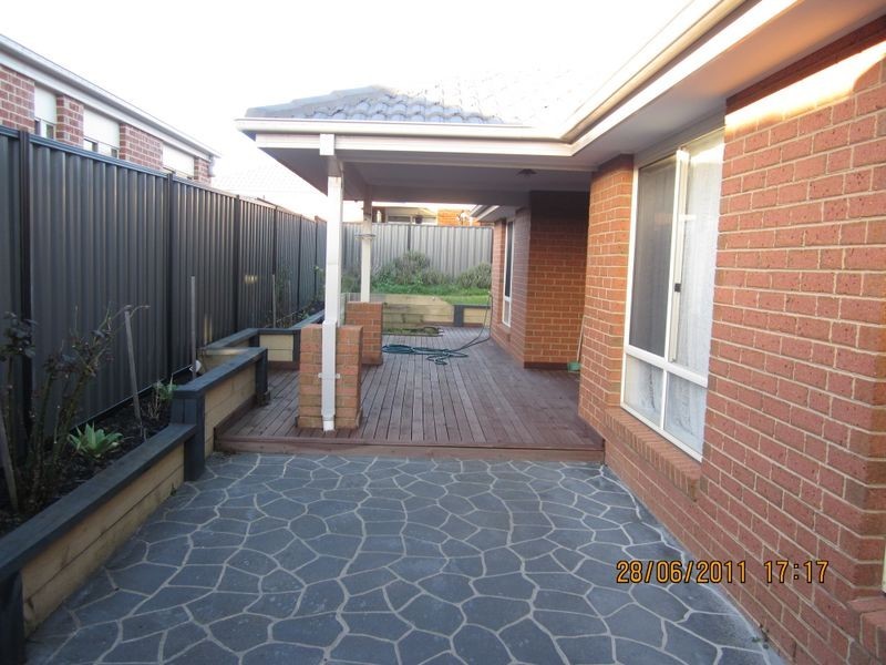 19 Caspian Chase, Pakenham VIC 3810