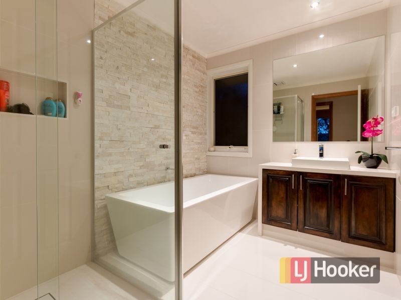 4 Nathan Court, Pakenham VIC 3810