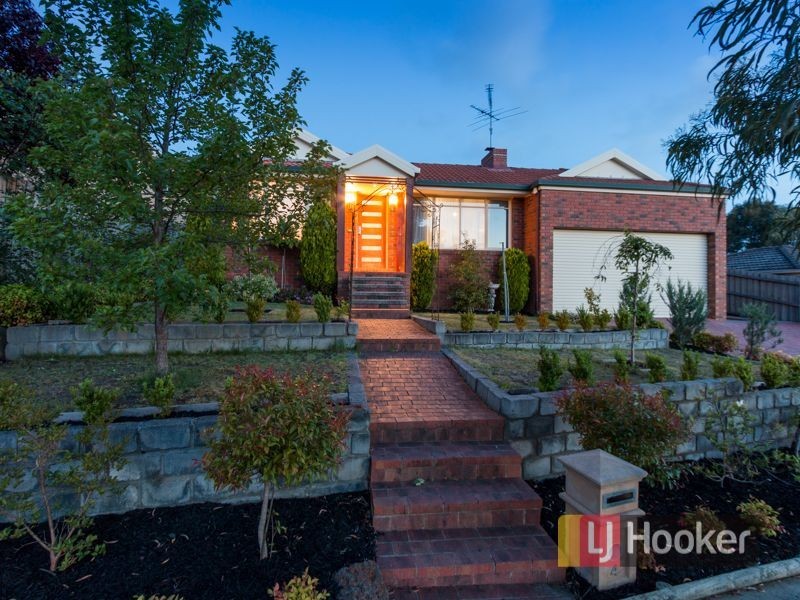 4 Nathan Court, Pakenham VIC 3810