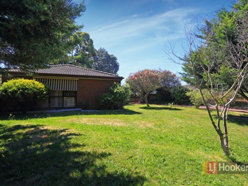 3 Diane Close, Pakenham VIC 3810