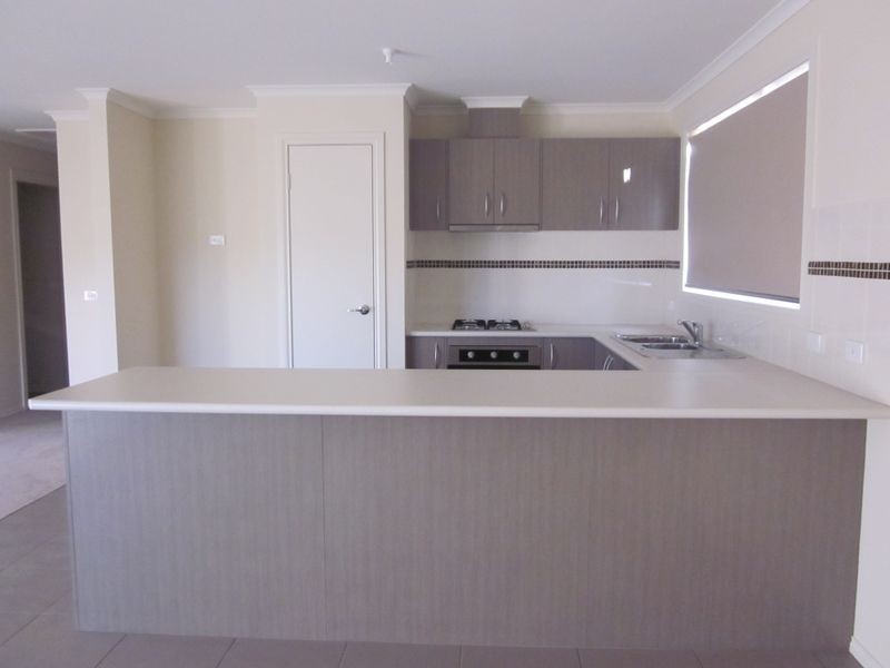 13 Jennifer Court, Pakenham VIC 3810