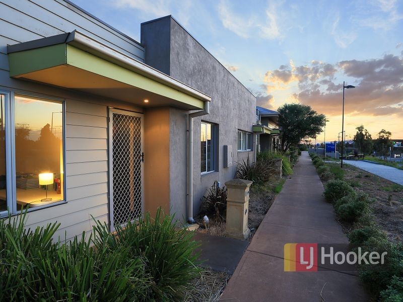 4 Acorn Lane, Pakenham VIC 3810