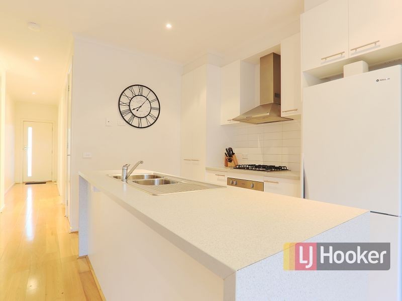 4 Acorn Lane, Pakenham VIC 3810