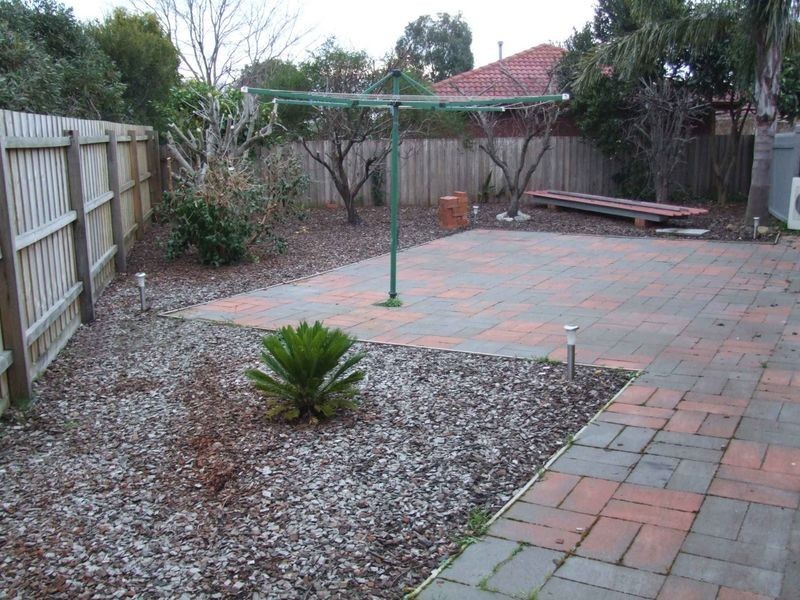 3 Anita Place, Pakenham VIC 3810
