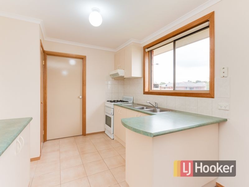 2/63 Pommel Street, Pakenham VIC 3810