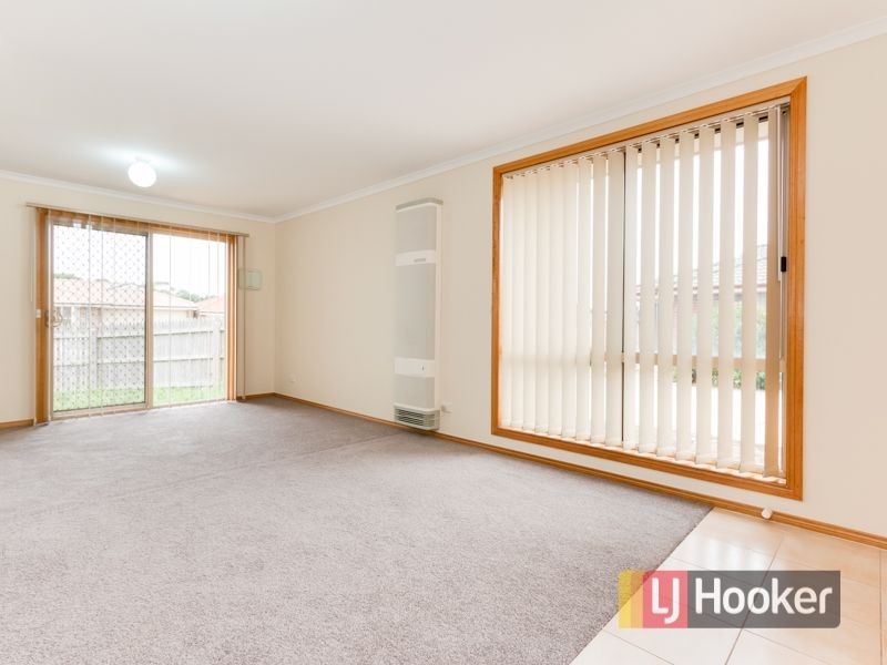 2/63 Pommel Street, Pakenham VIC 3810