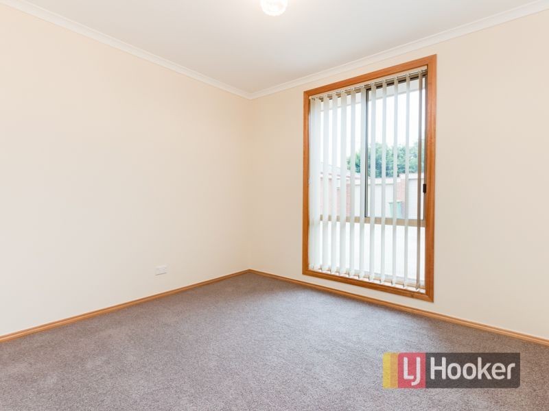 2/63 Pommel Street, Pakenham VIC 3810