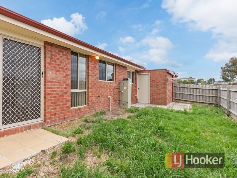 2/63 Pommel Street, Pakenham VIC 3810