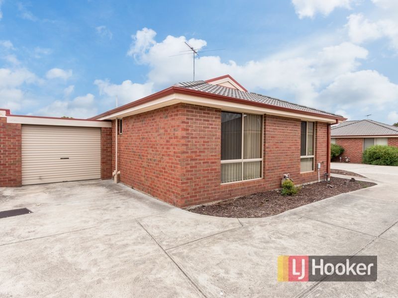 2/63 Pommel Street, Pakenham VIC 3810
