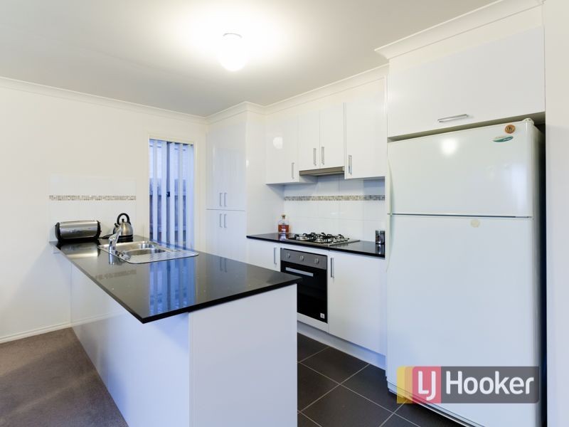 4/34 Sir Thomas Drive, Pakenham VIC 3810