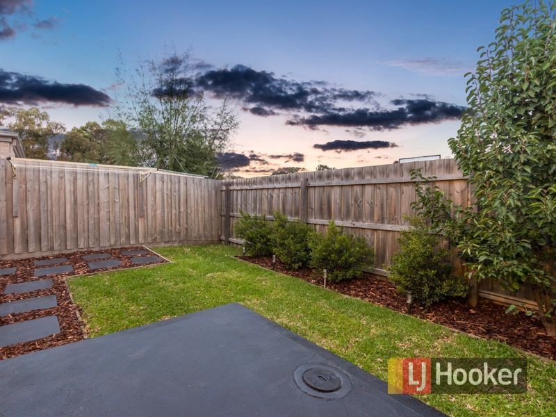 4/34 Sir Thomas Drive, Pakenham VIC 3810