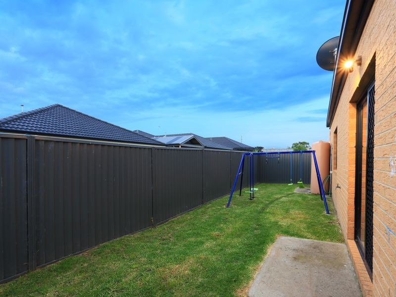 9 Downing Square, Pakenham VIC 3810