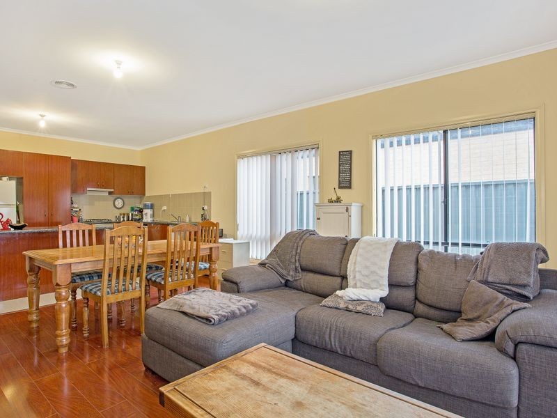 9 Downing Square, Pakenham VIC 3810