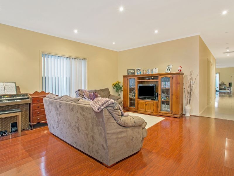 9 Downing Square, Pakenham VIC 3810