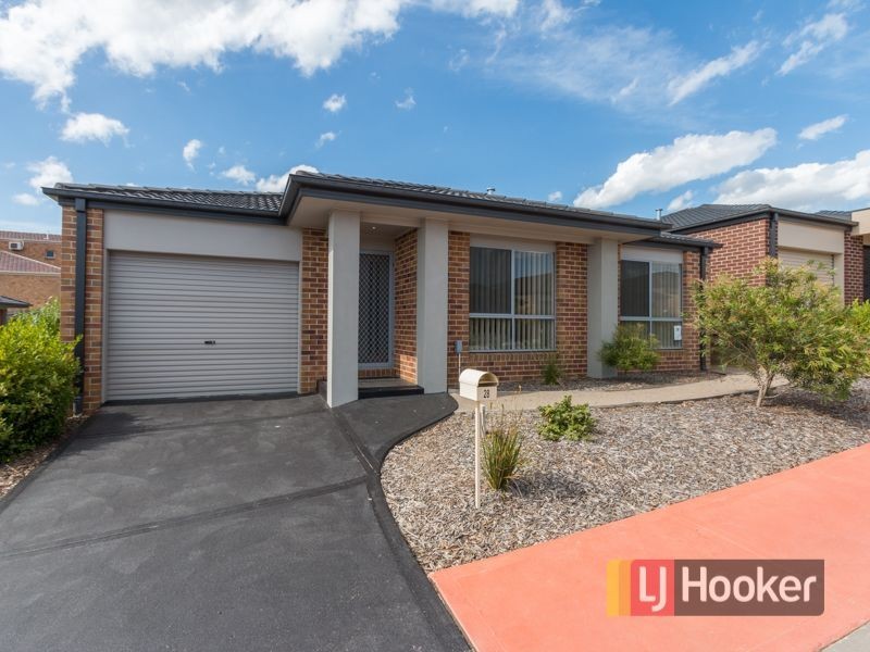 28/11 Hawk Avenue, Pakenham VIC 3810