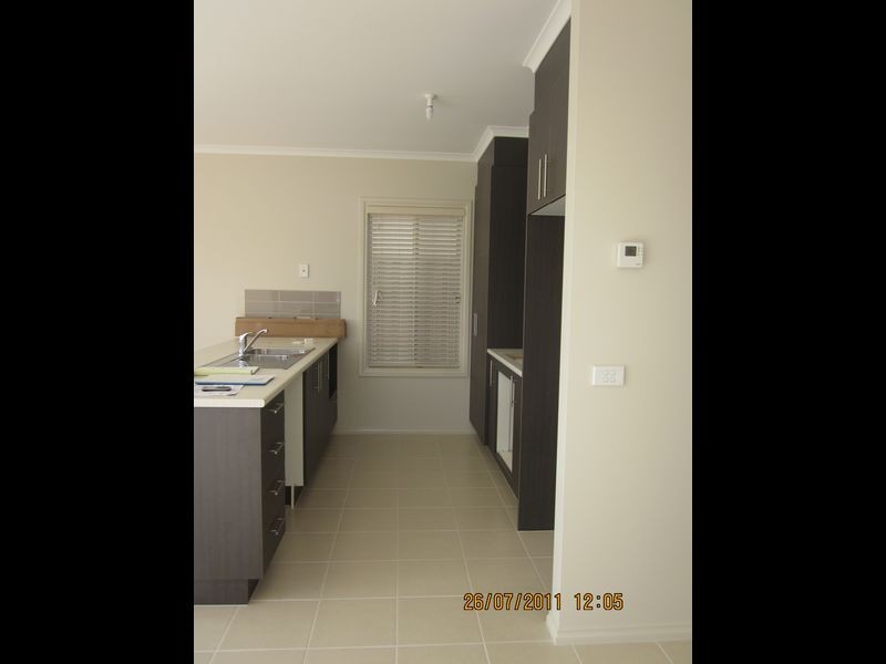 33 Edmund Street, Pakenham VIC 3810