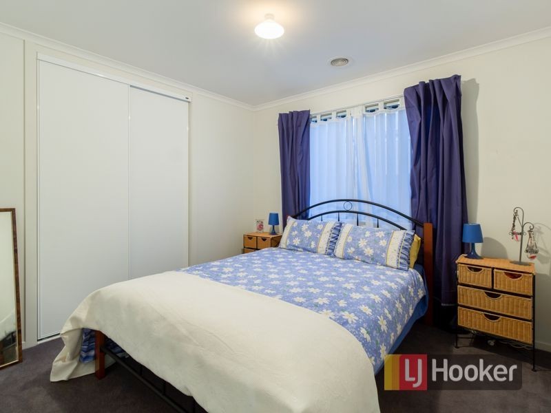 25 Orchard Valley Avenue, Pakenham VIC 3810