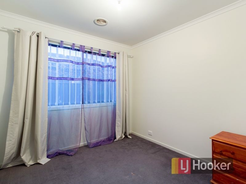 25 Orchard Valley Avenue, Pakenham VIC 3810