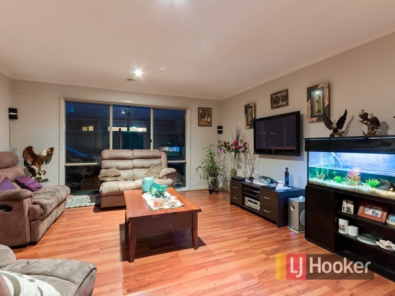 16 Tipperary Circuit, Pakenham VIC 3810