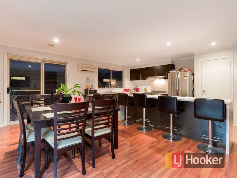16 Tipperary Circuit, Pakenham VIC 3810
