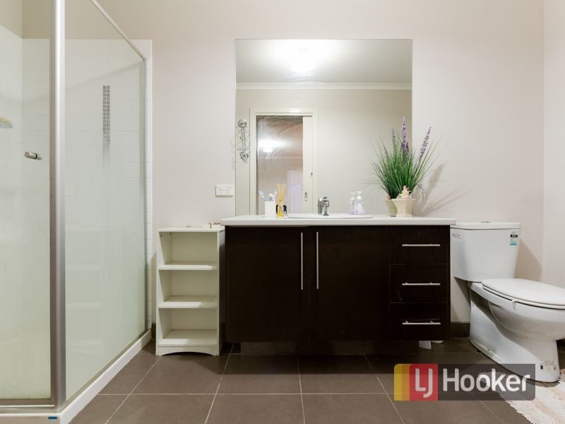 16 Tipperary Circuit, Pakenham VIC 3810