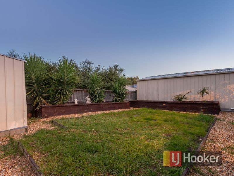 16 Tipperary Circuit, Pakenham VIC 3810